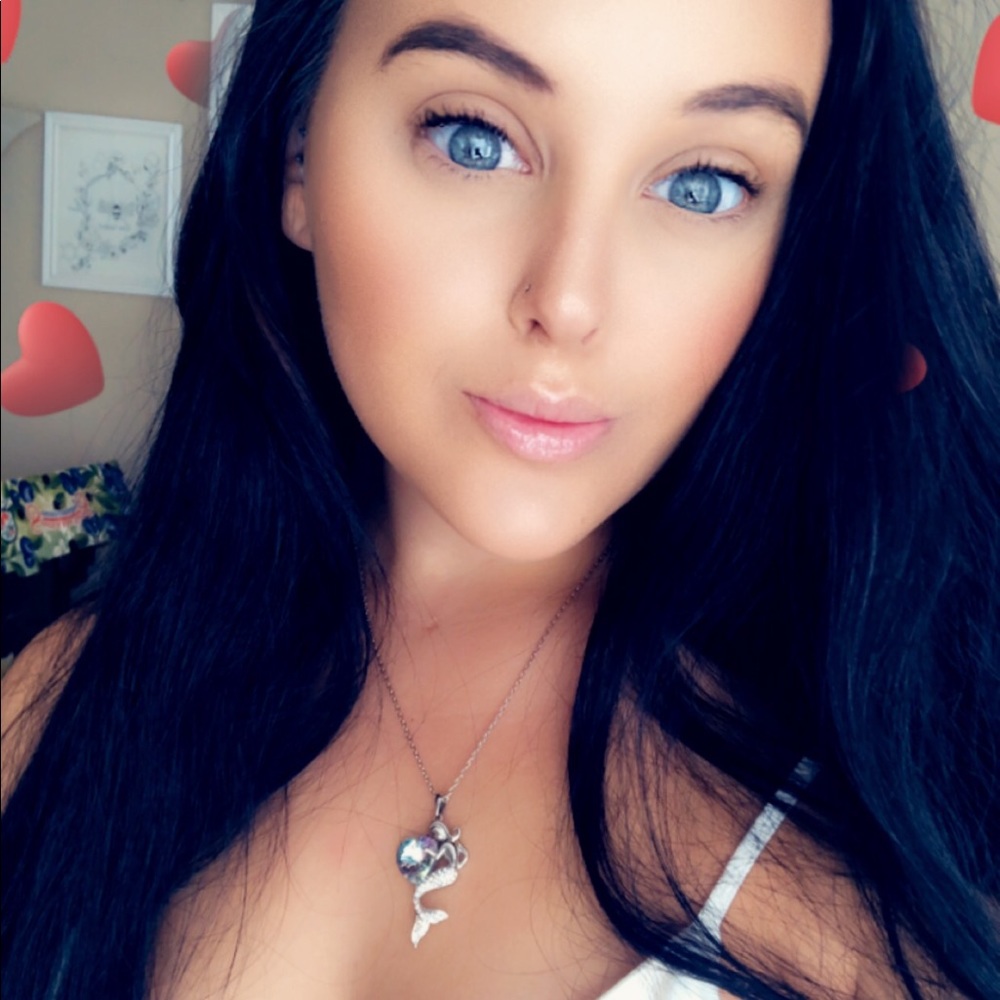 Meet your Posher, Victoria